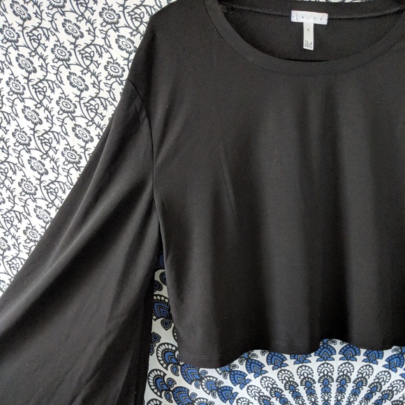 Leith Tops - Leith bell sleeve crop top